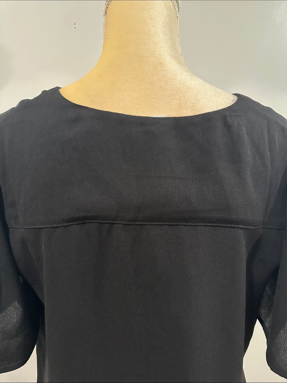 Cabi Essential Top Size Small - Picture 6 of 9